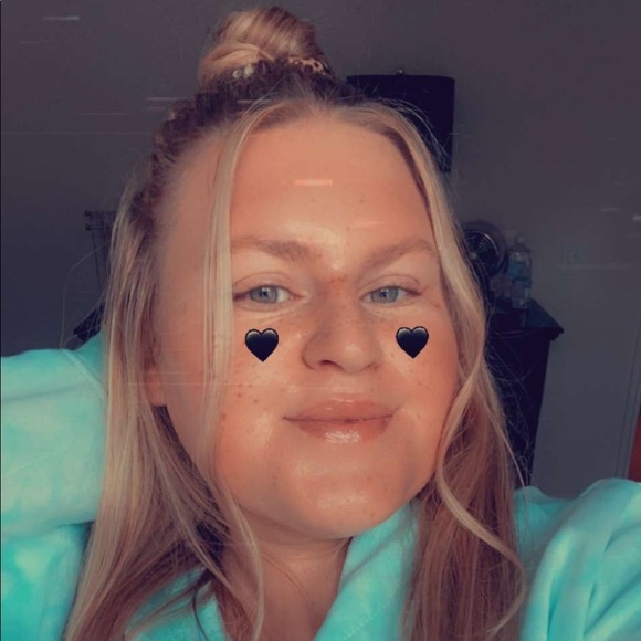 Meet your Posher, Francesca - Picture 1 of 1